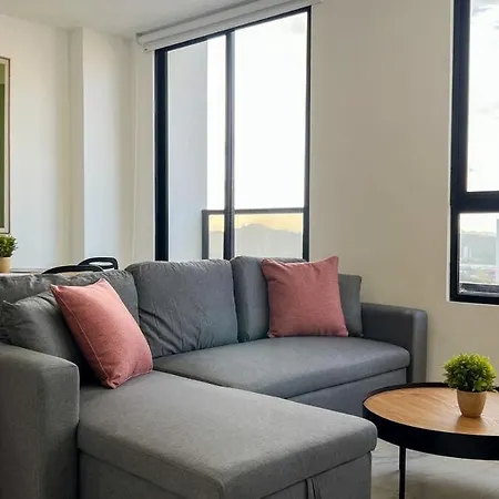 Apartment With City Views In Financial District